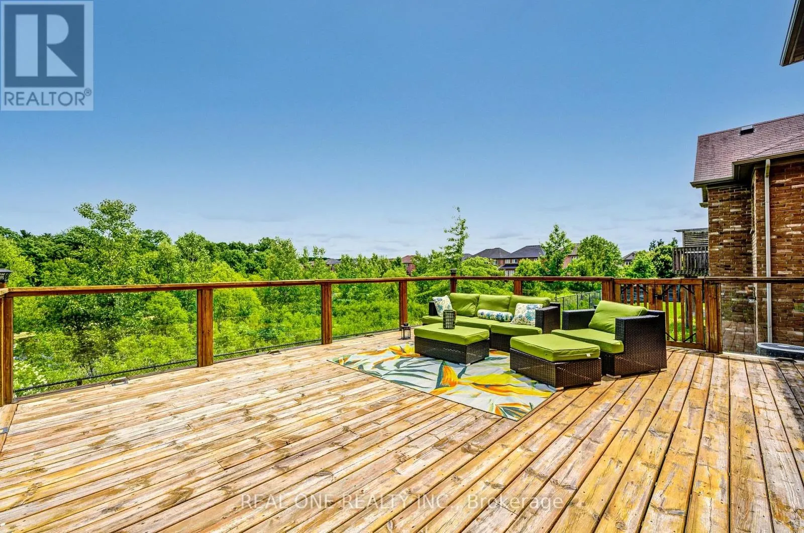 112 SUTHERLAND CRESCENT