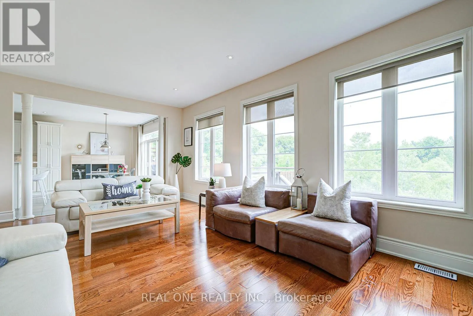 112 SUTHERLAND CRESCENT