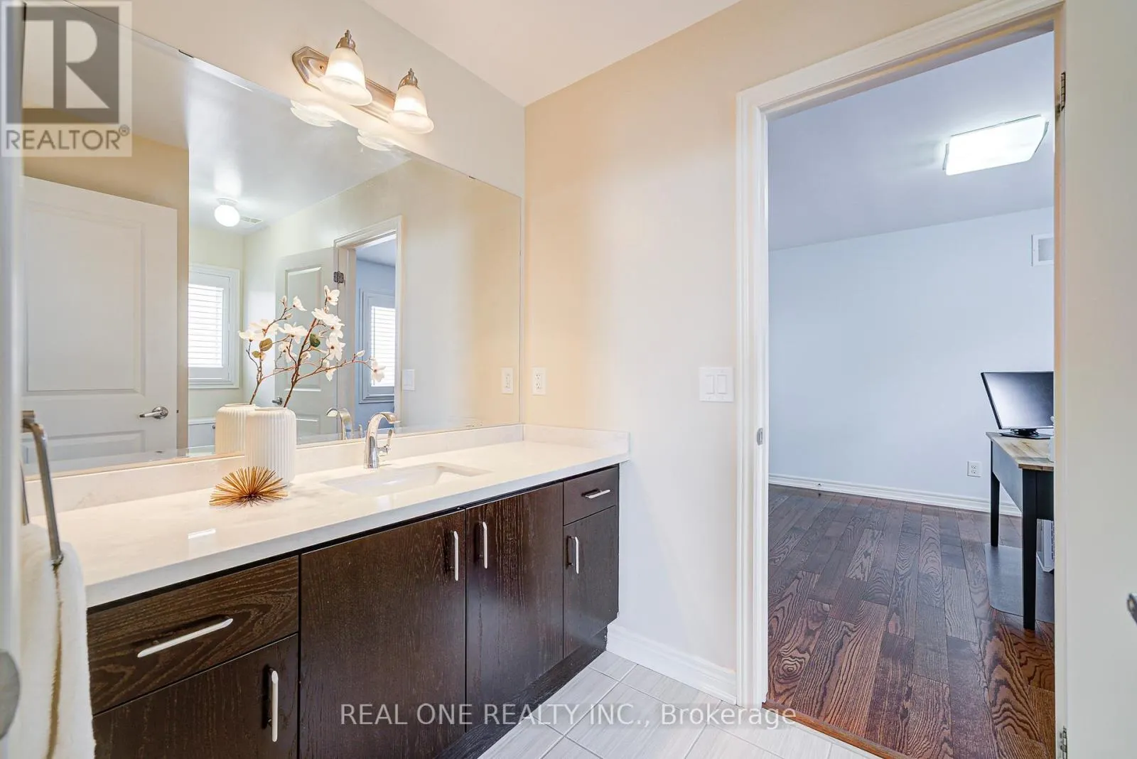 112 SUTHERLAND CRESCENT