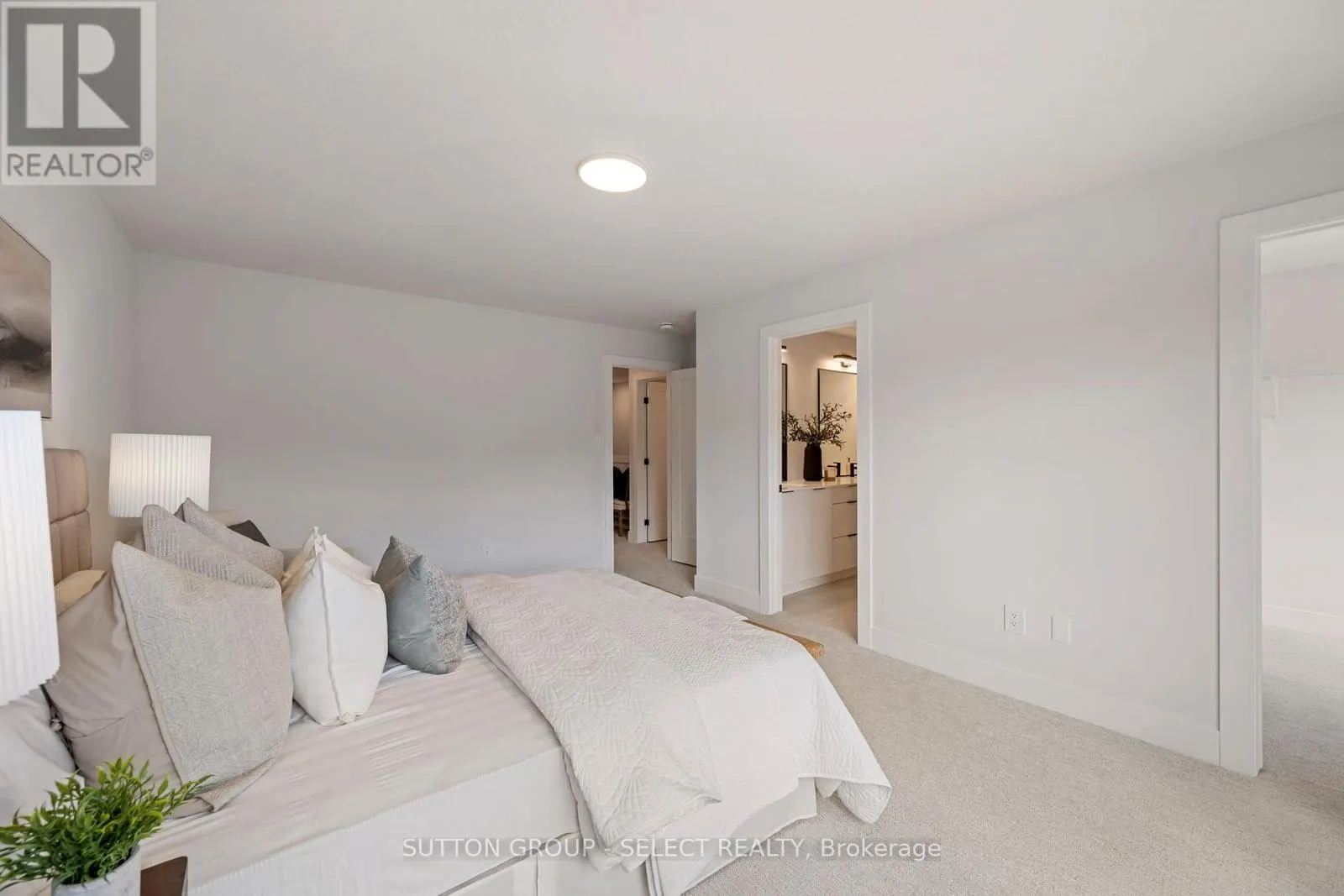 32 - 1175 RIVERBEND ROAD, #32