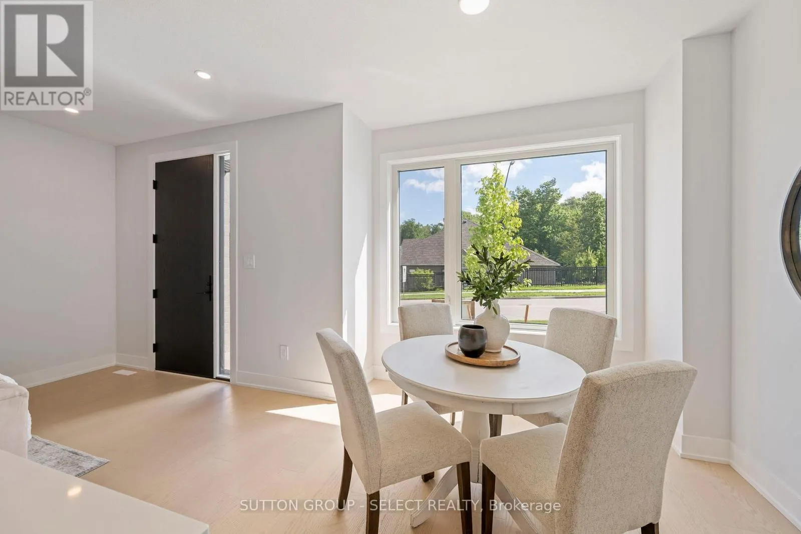32 - 1175 RIVERBEND ROAD, #32