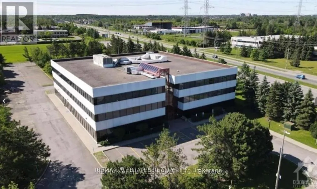 2465 ST LAURENT BOULEVARD