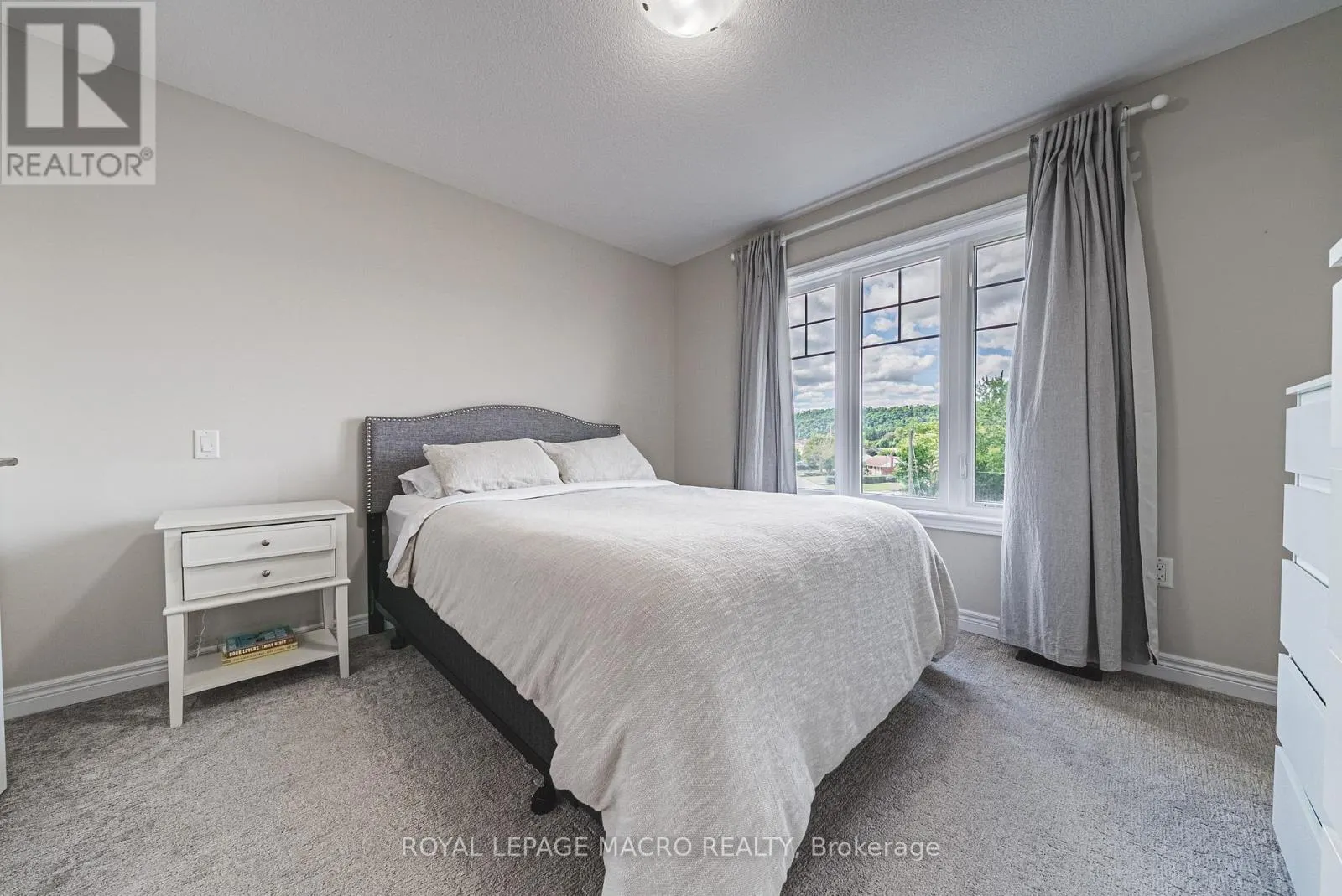 52 - 288 GLOVER ROAD
