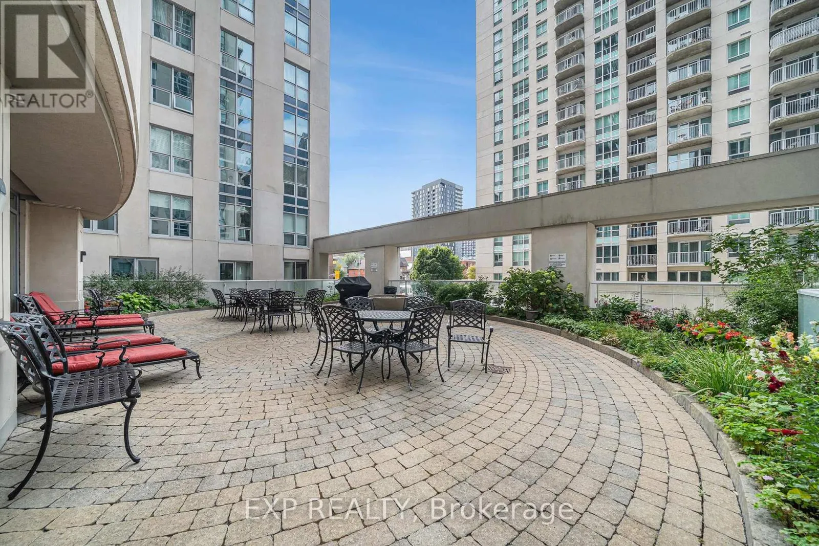2509 - 242 RIDEAU STREET