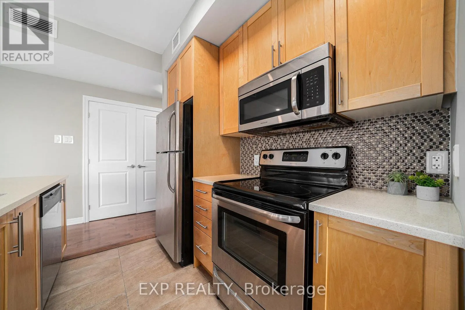 2509 - 242 RIDEAU STREET