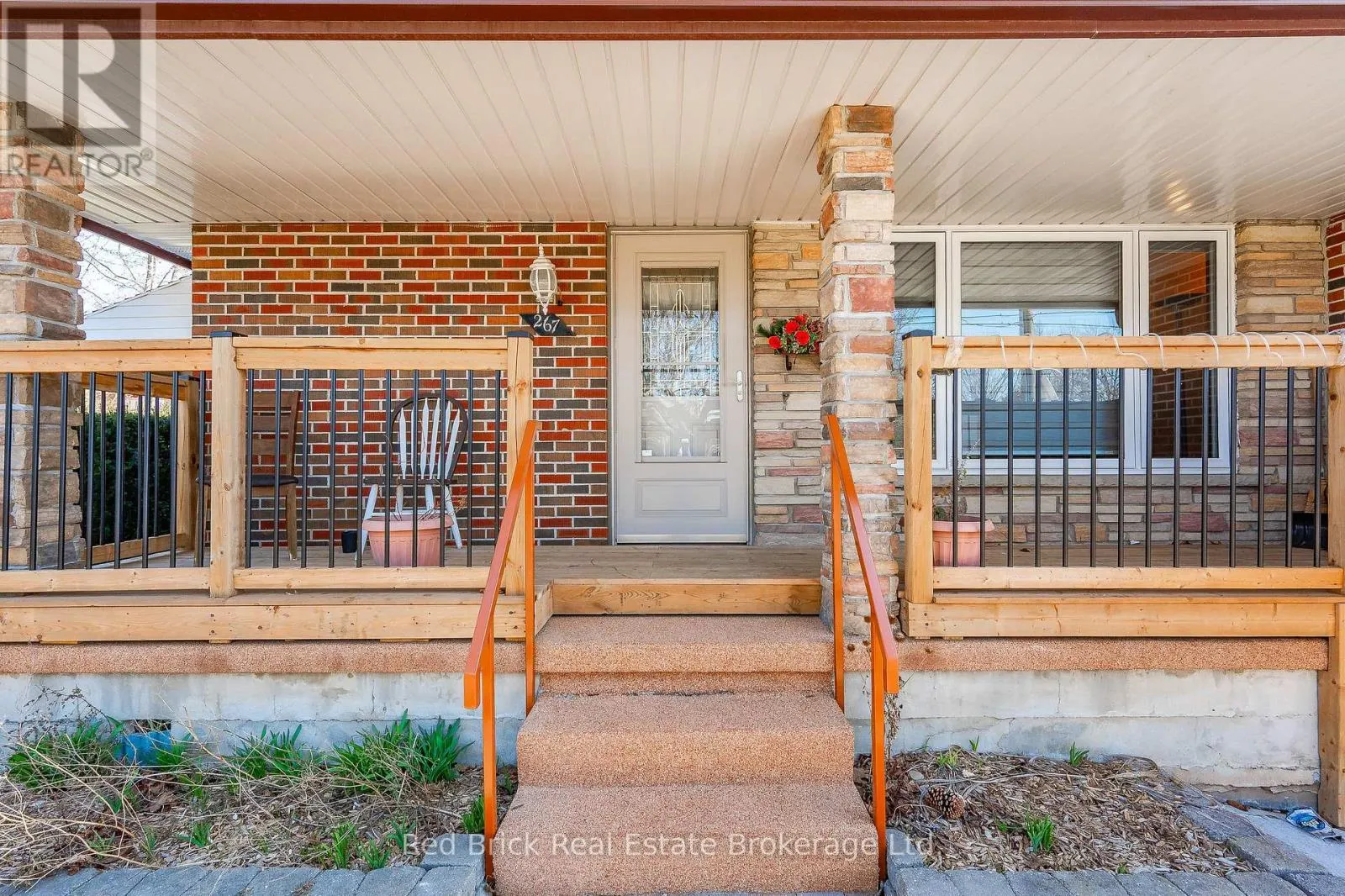 267 METCALFE STREET E