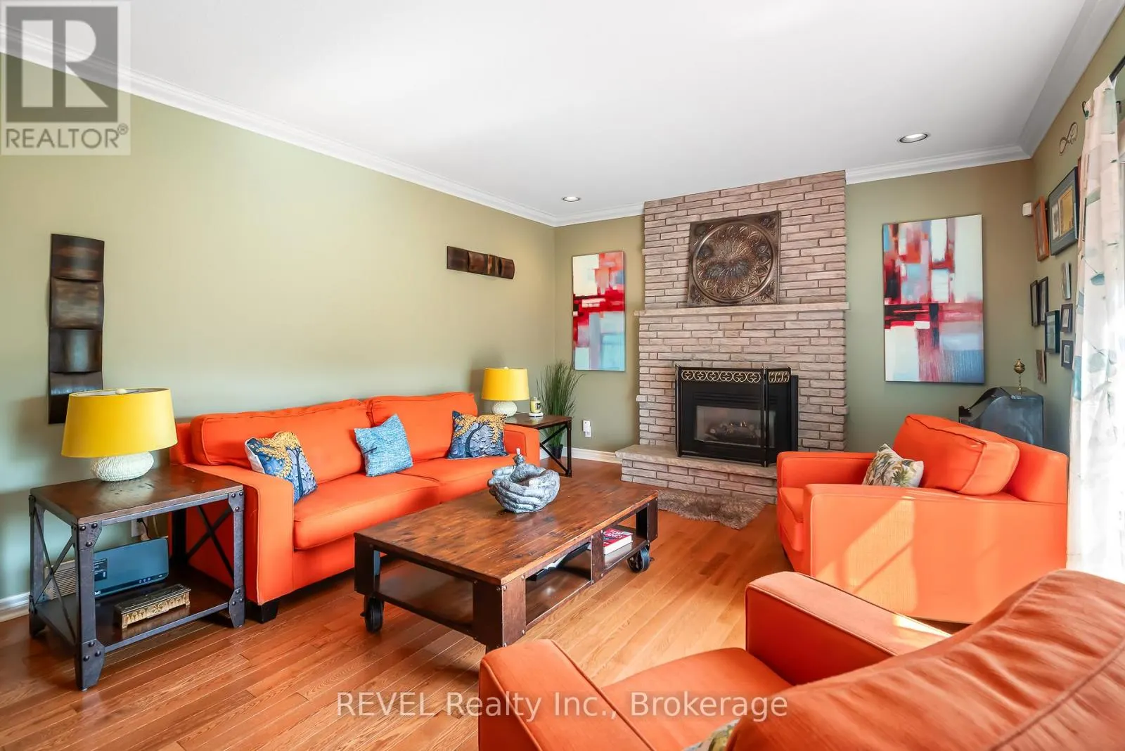 23 GREEN MEADOW CRESCENT