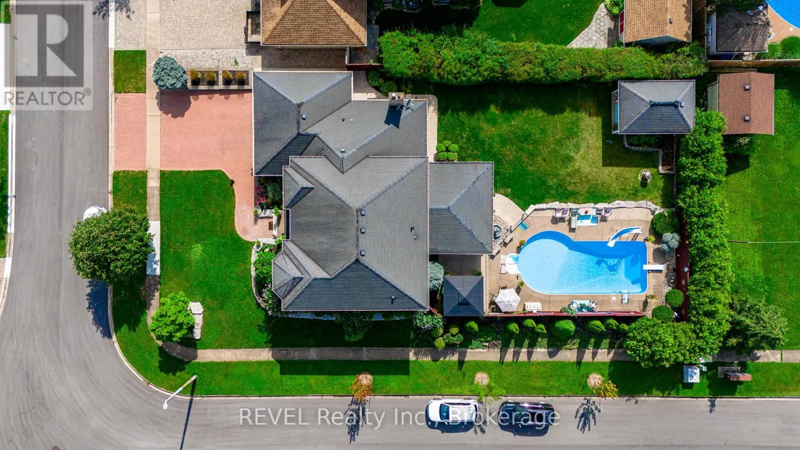 23 GREEN MEADOW CRESCENT