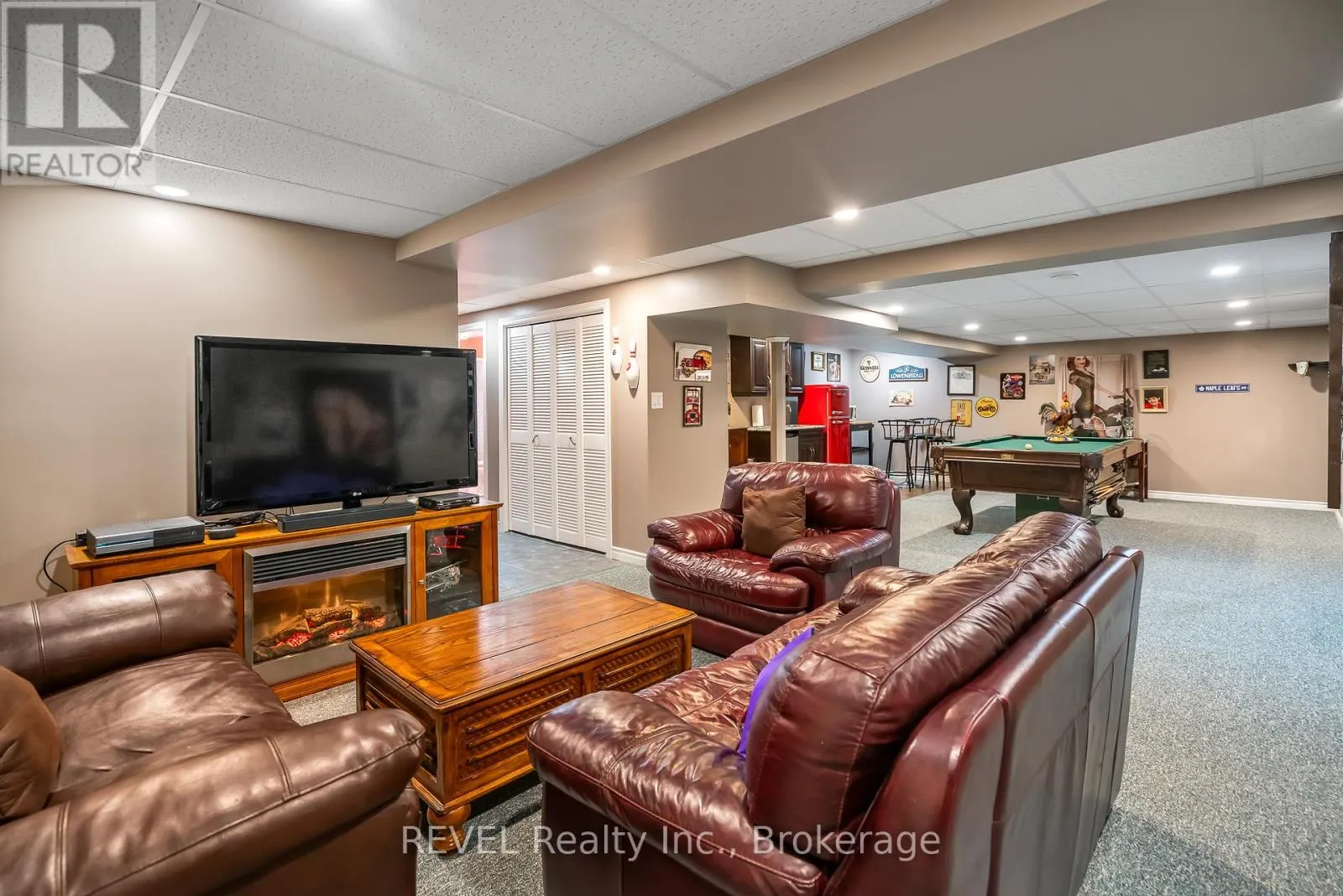 23 GREEN MEADOW CRESCENT