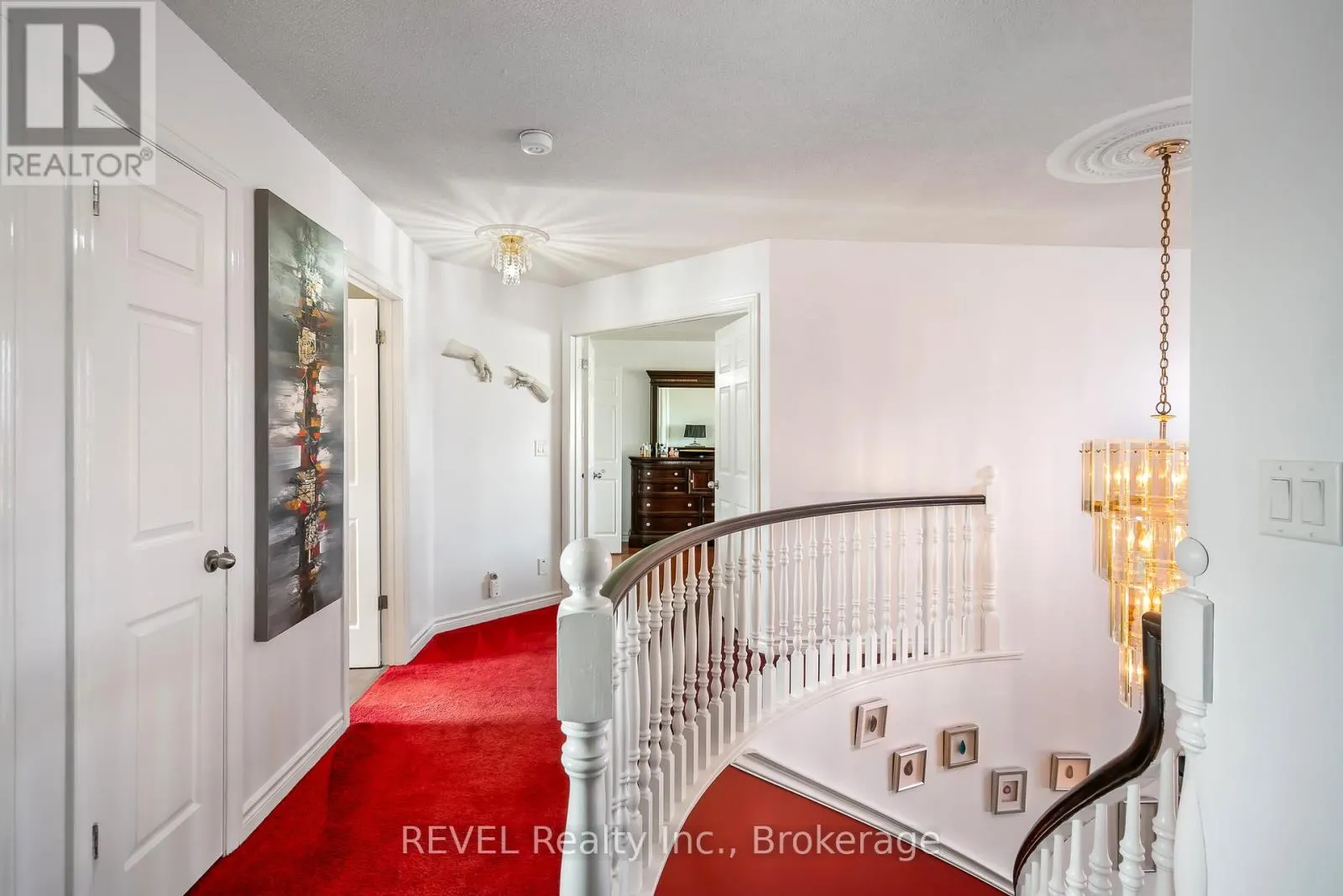 23 GREEN MEADOW CRESCENT