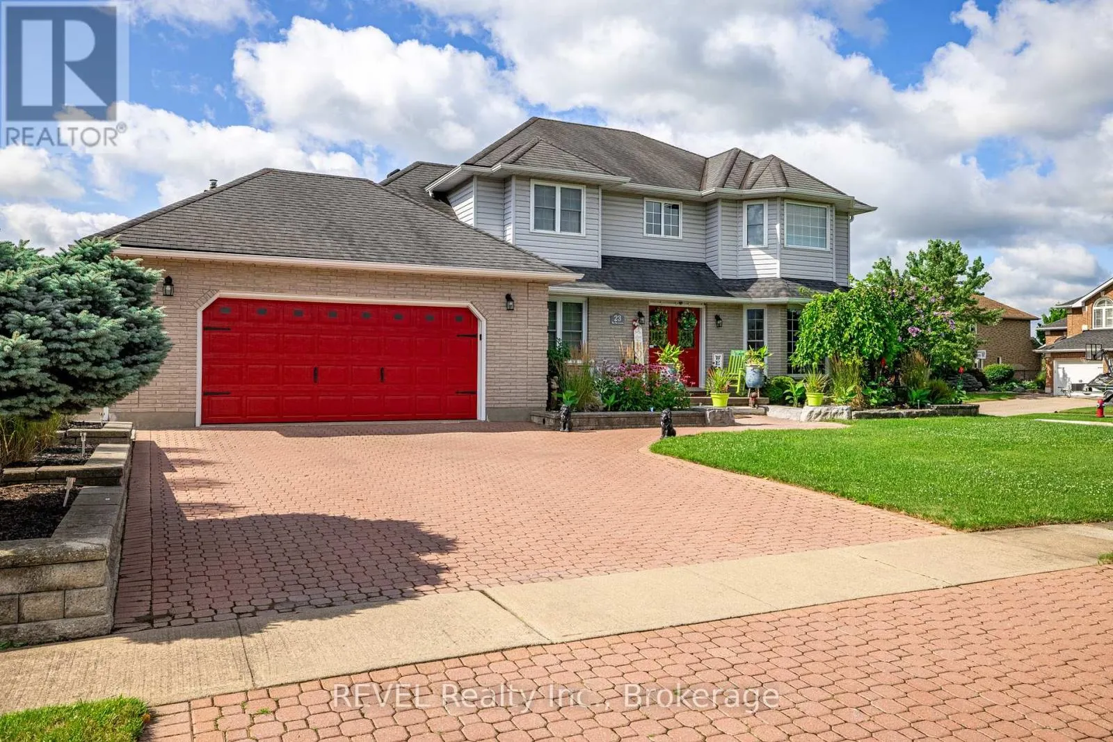 23 GREEN MEADOW CRESCENT