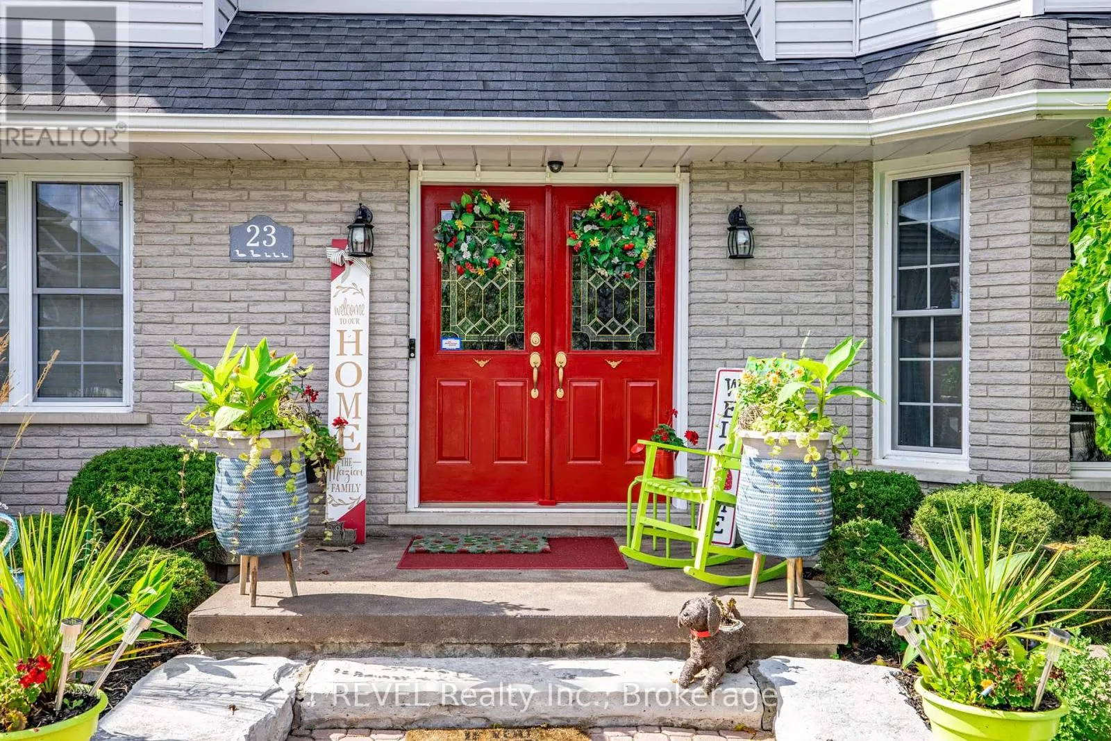 23 GREEN MEADOW CRESCENT