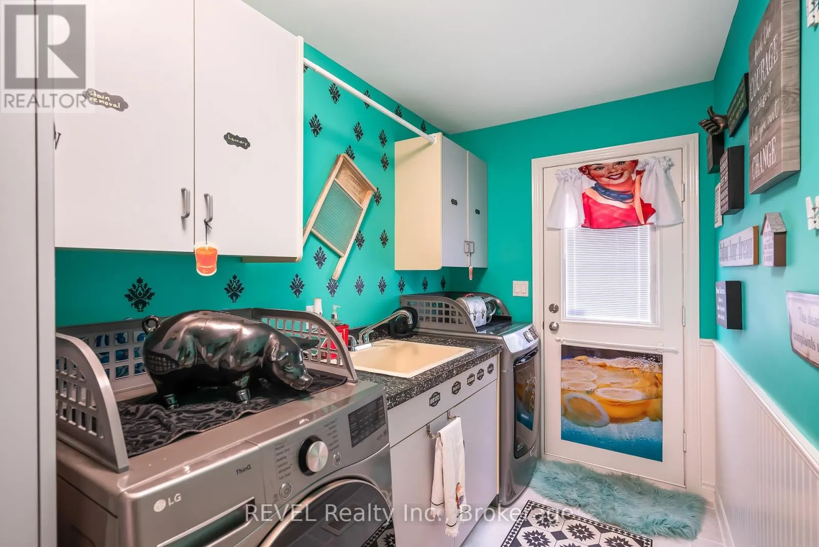 23 GREEN MEADOW CRESCENT