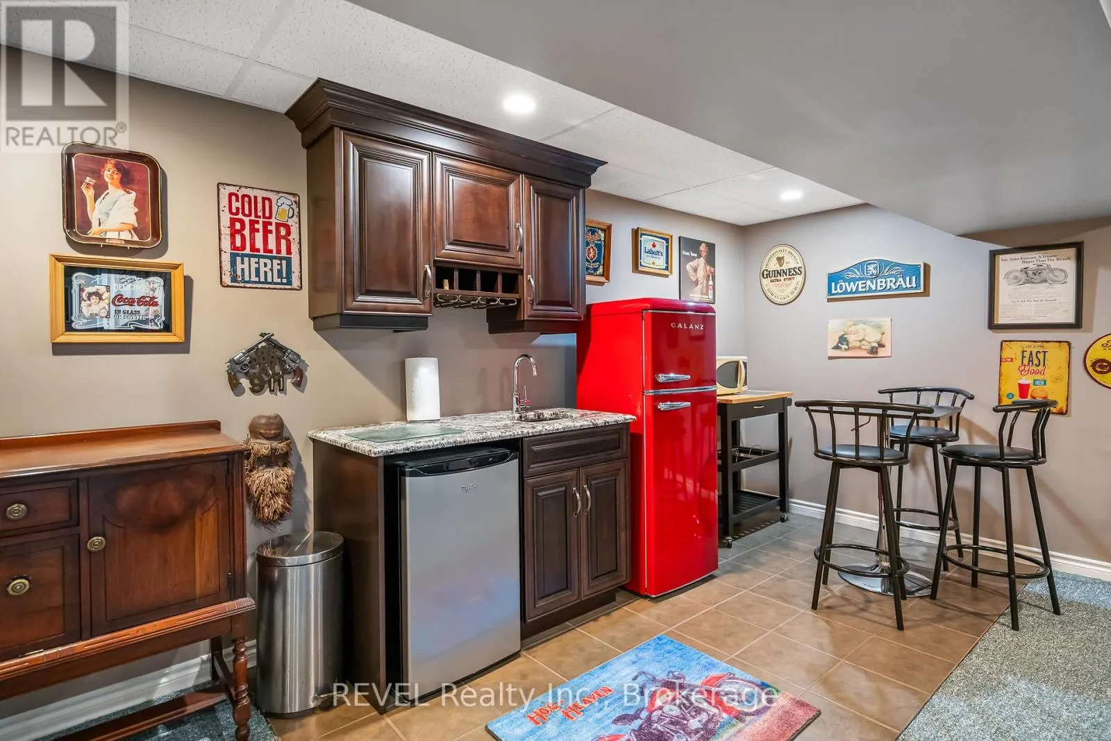 23 GREEN MEADOW CRESCENT