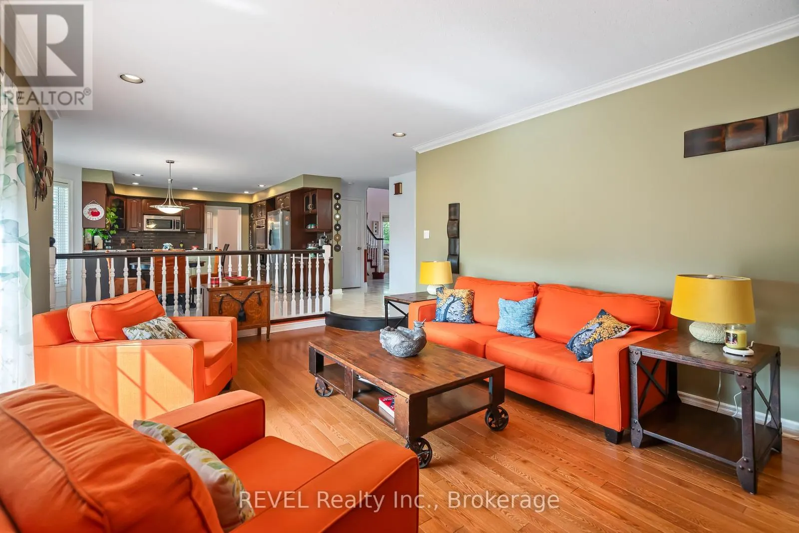 23 GREEN MEADOW CRESCENT