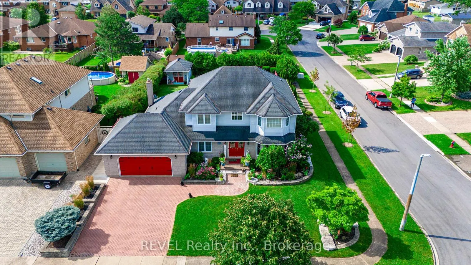 23 GREEN MEADOW CRESCENT