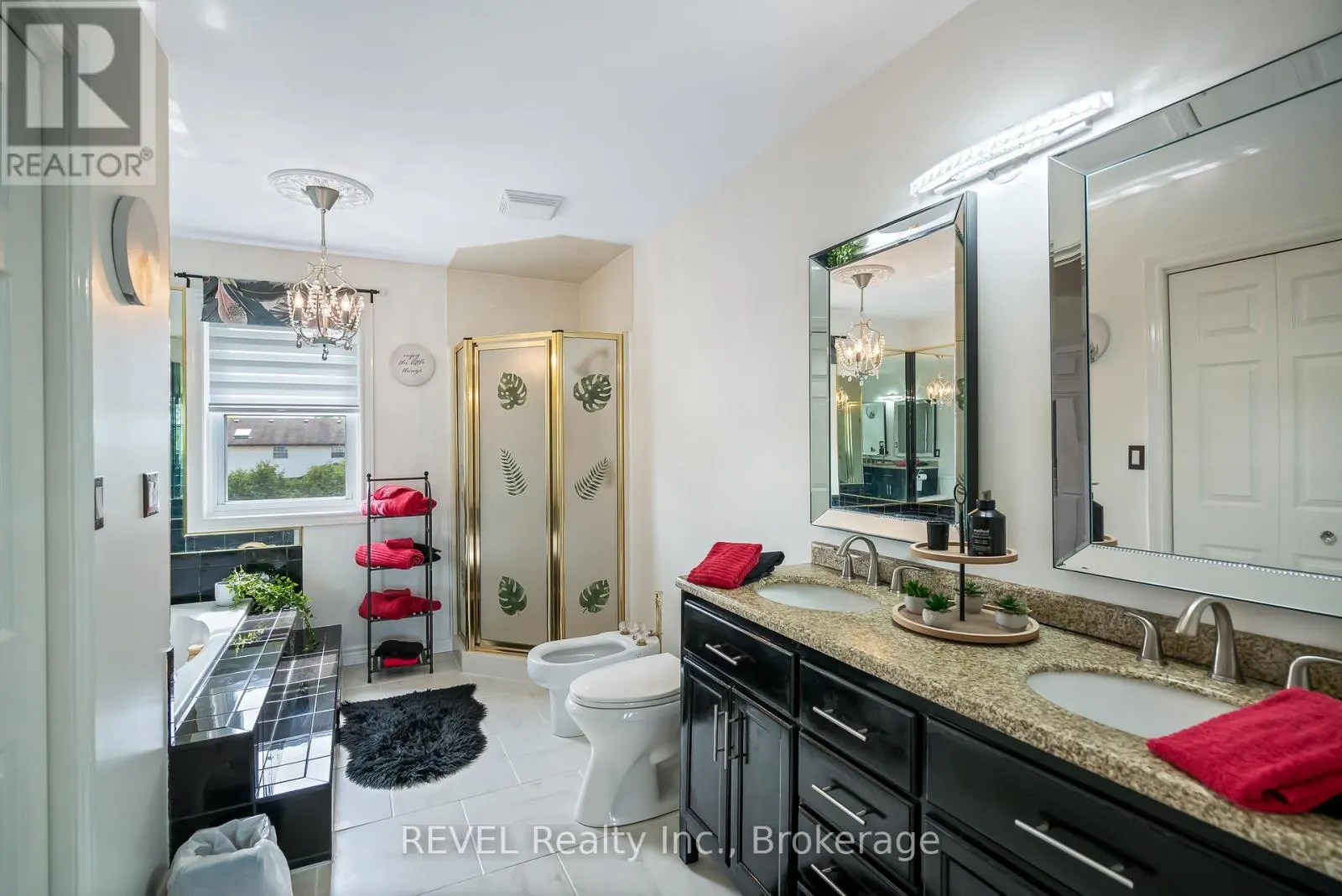 23 GREEN MEADOW CRESCENT