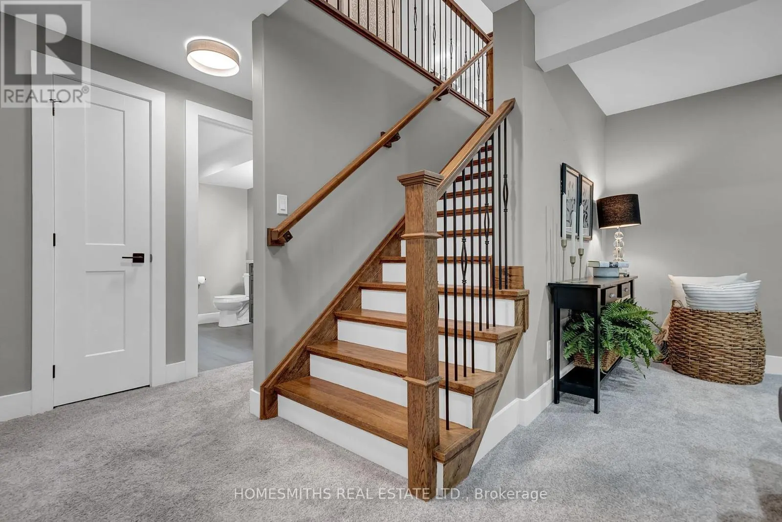 12 RIVERSIDE TRAIL