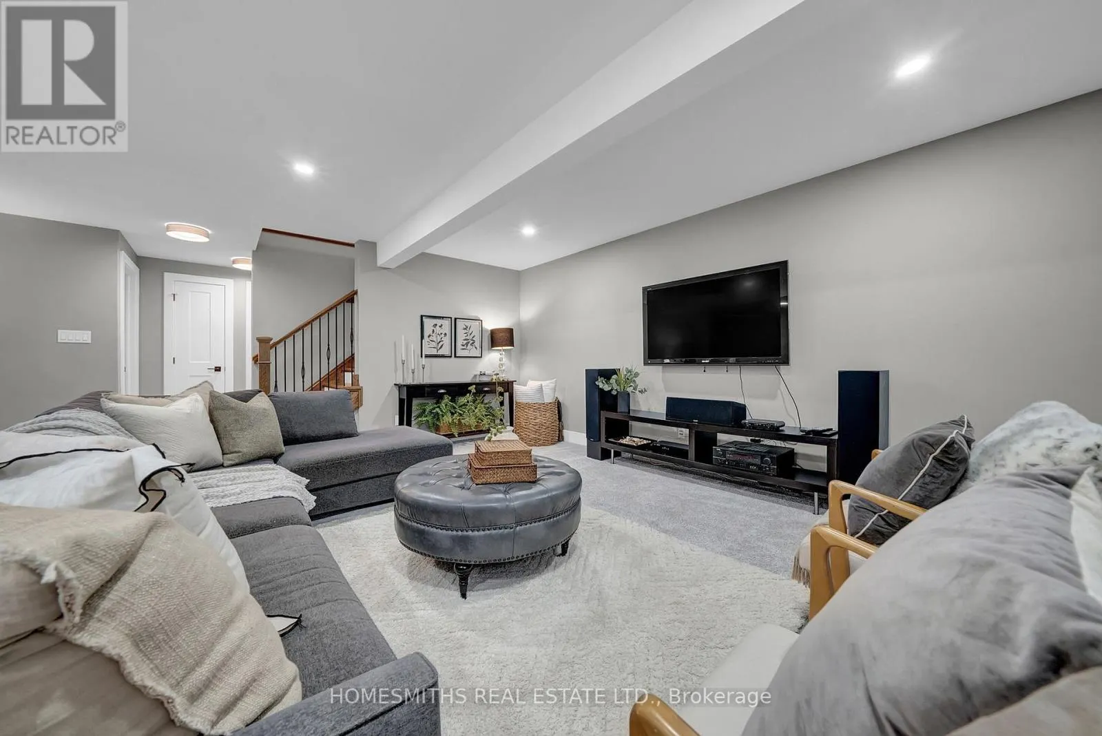 12 RIVERSIDE TRAIL