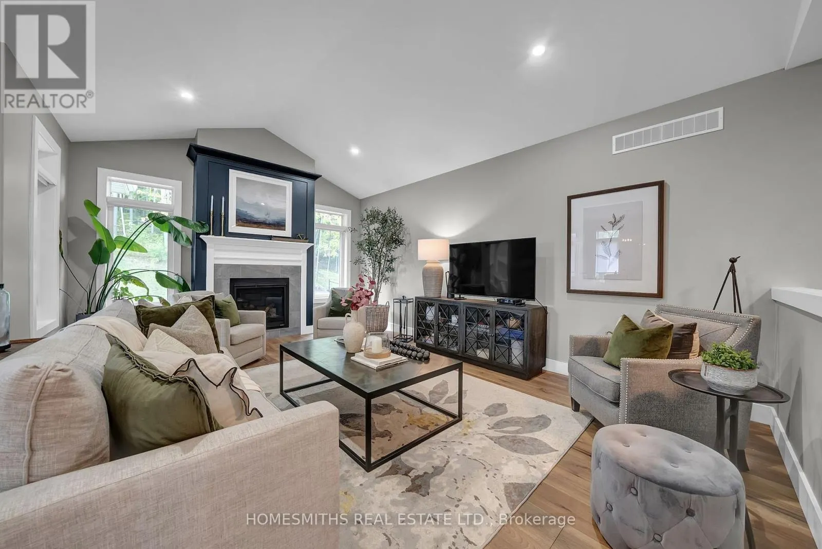 12 RIVERSIDE TRAIL