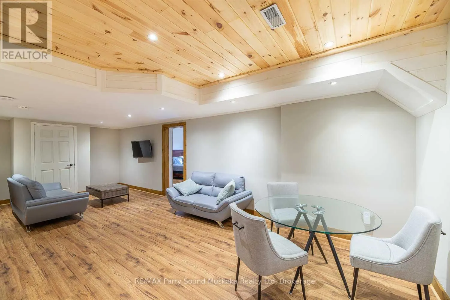 1075 SAWMILL LANE