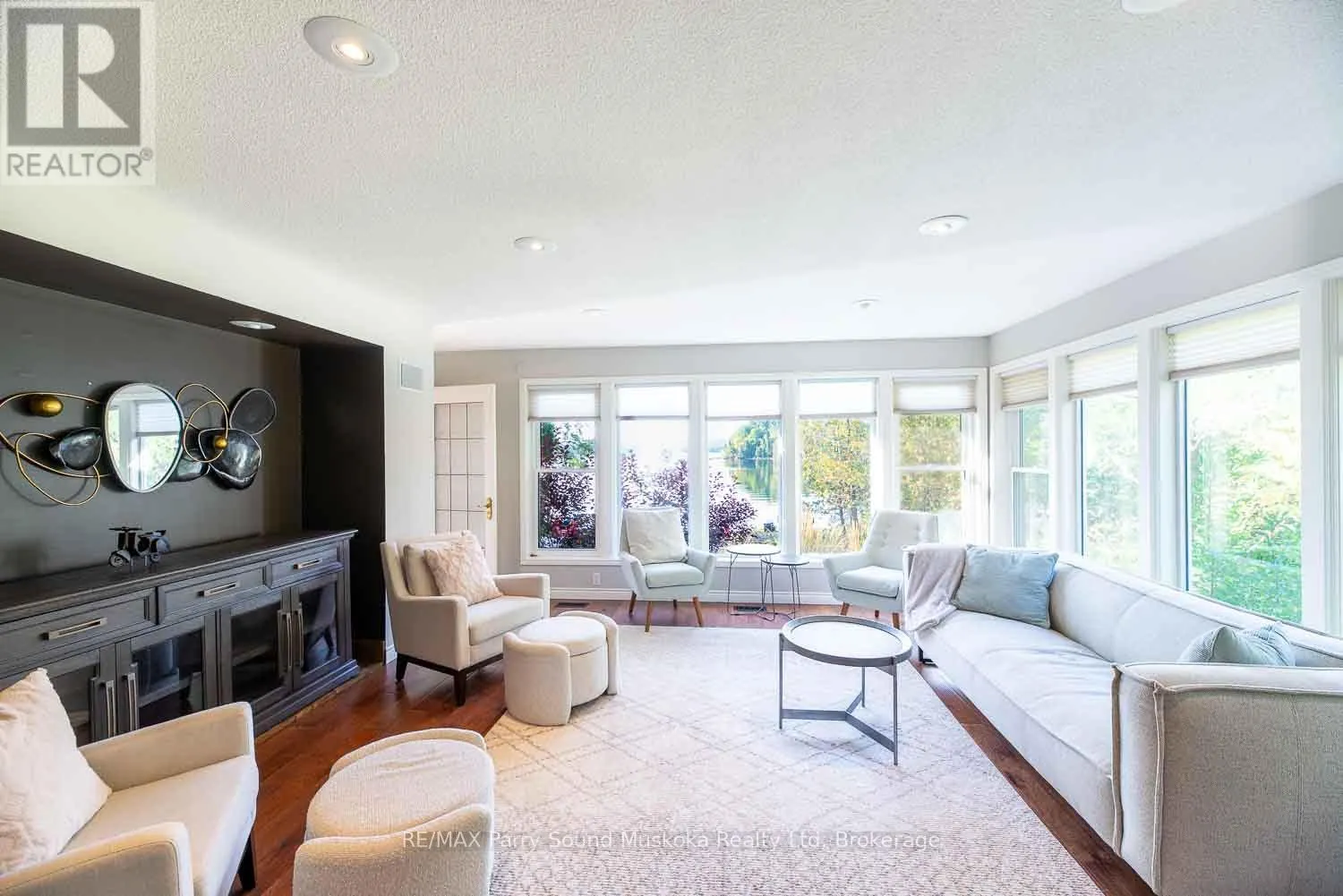 1075 SAWMILL LANE