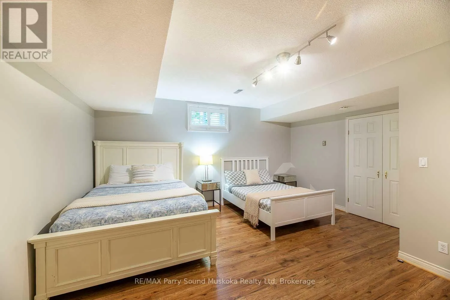 1075 SAWMILL LANE