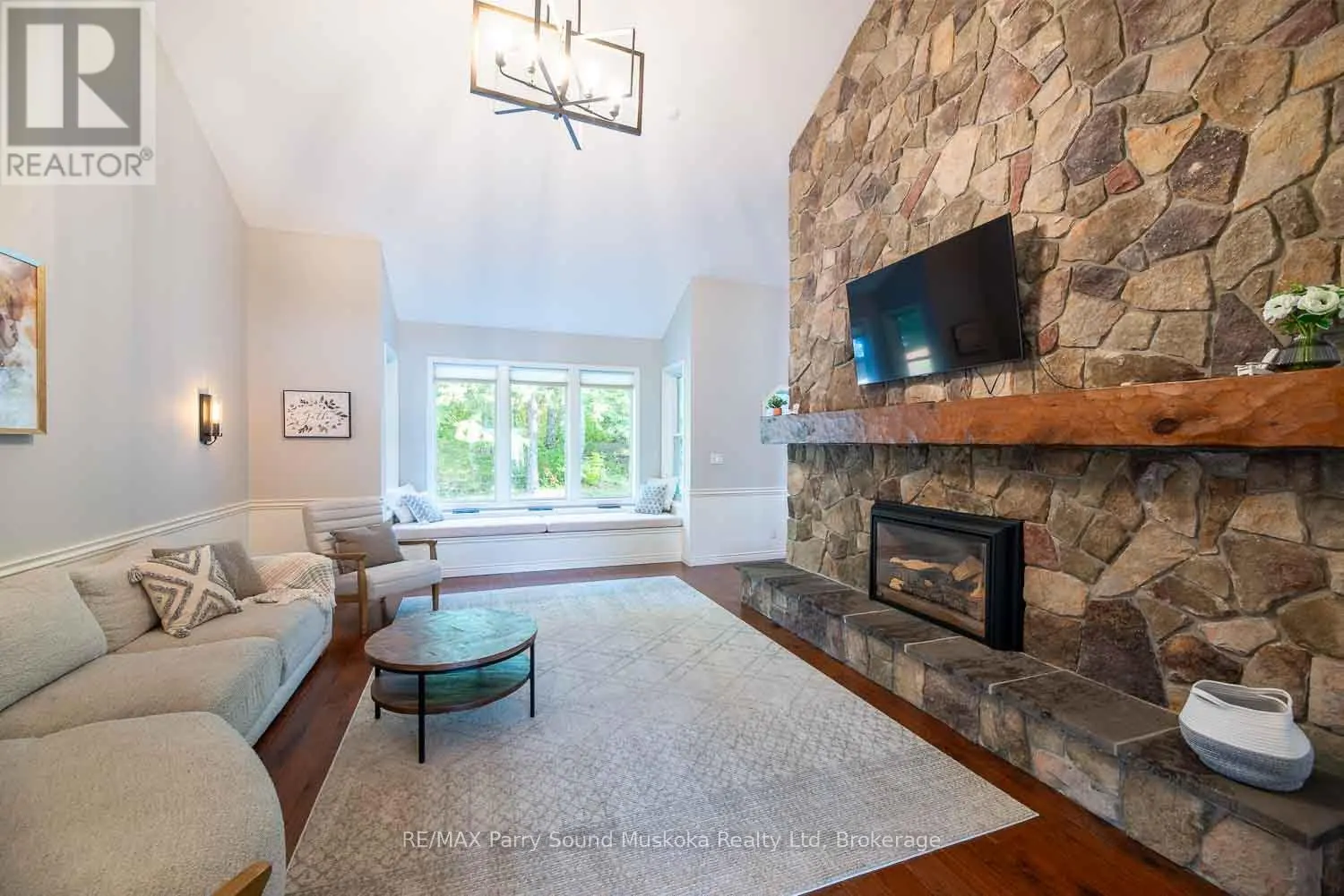 1075 SAWMILL LANE
