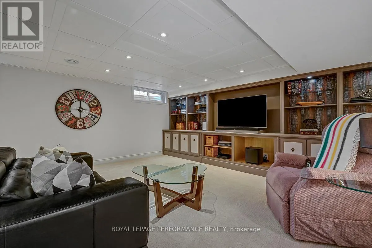 3 PARKLAND CRESCENT