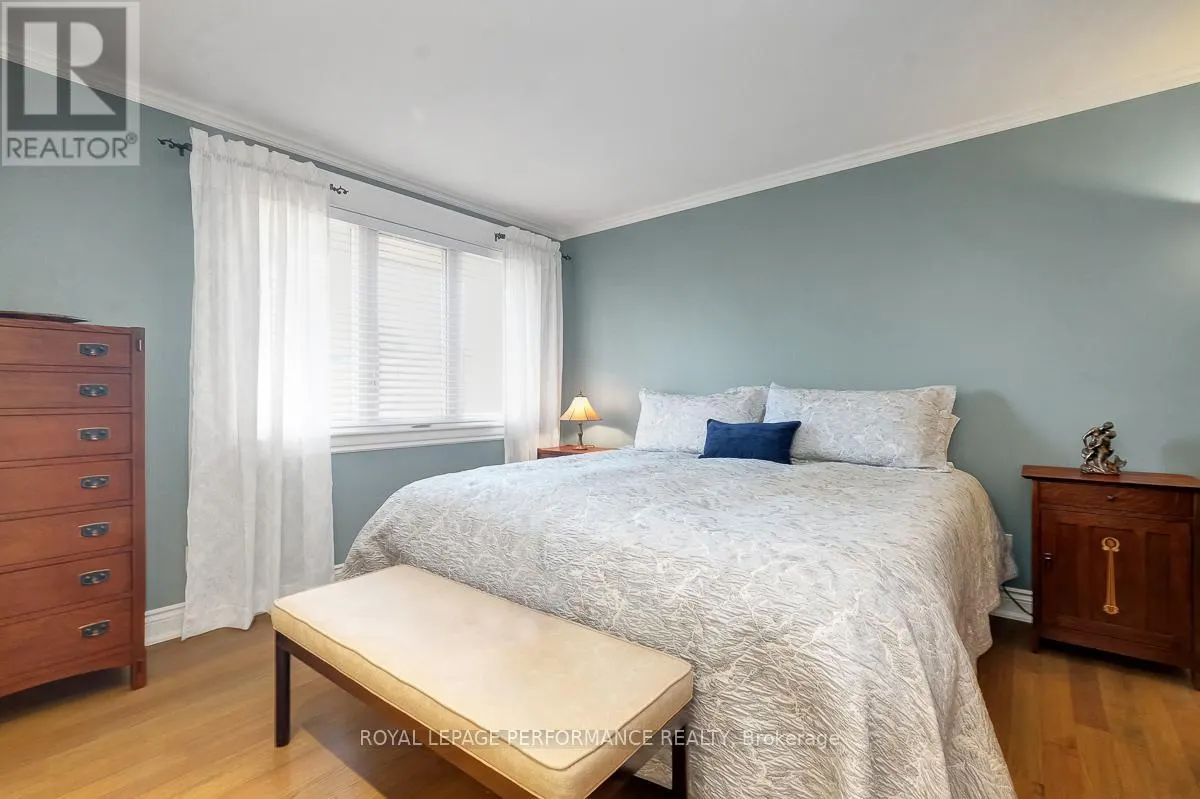 3 PARKLAND CRESCENT