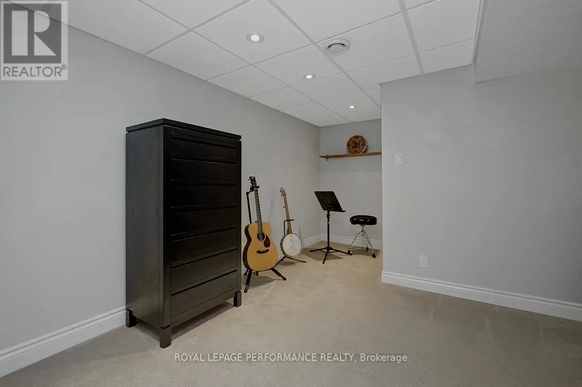 3 PARKLAND CRESCENT