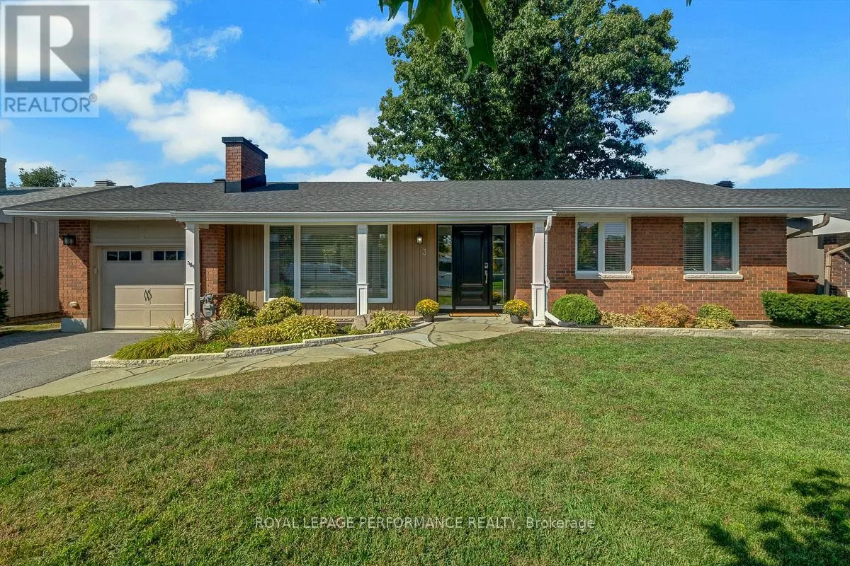 3 PARKLAND CRESCENT