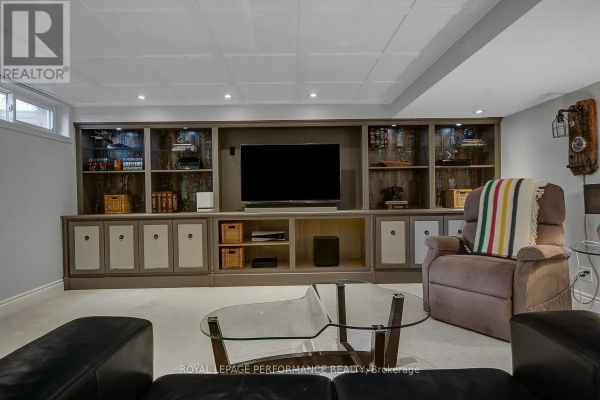 3 PARKLAND CRESCENT
