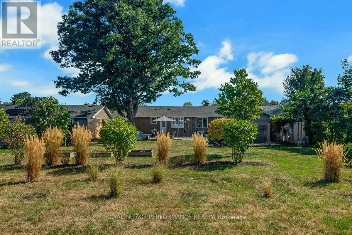 3 PARKLAND CRESCENT