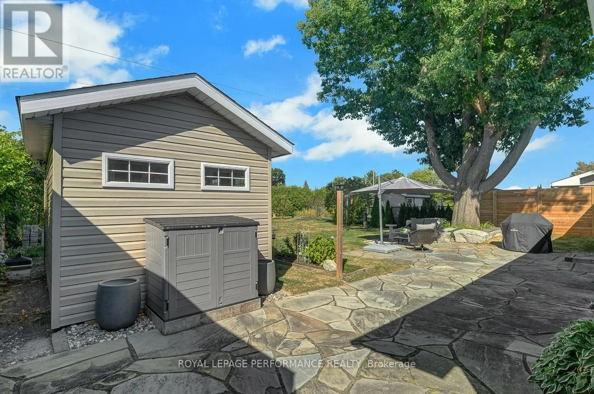 3 PARKLAND CRESCENT