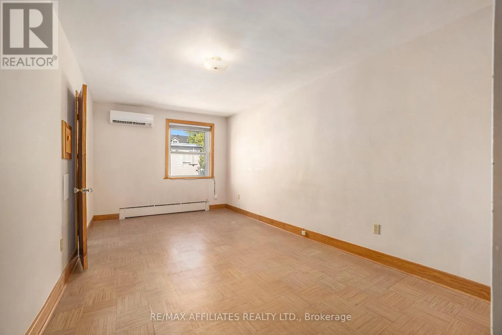 APT 1 - 21 WILSON STREET W