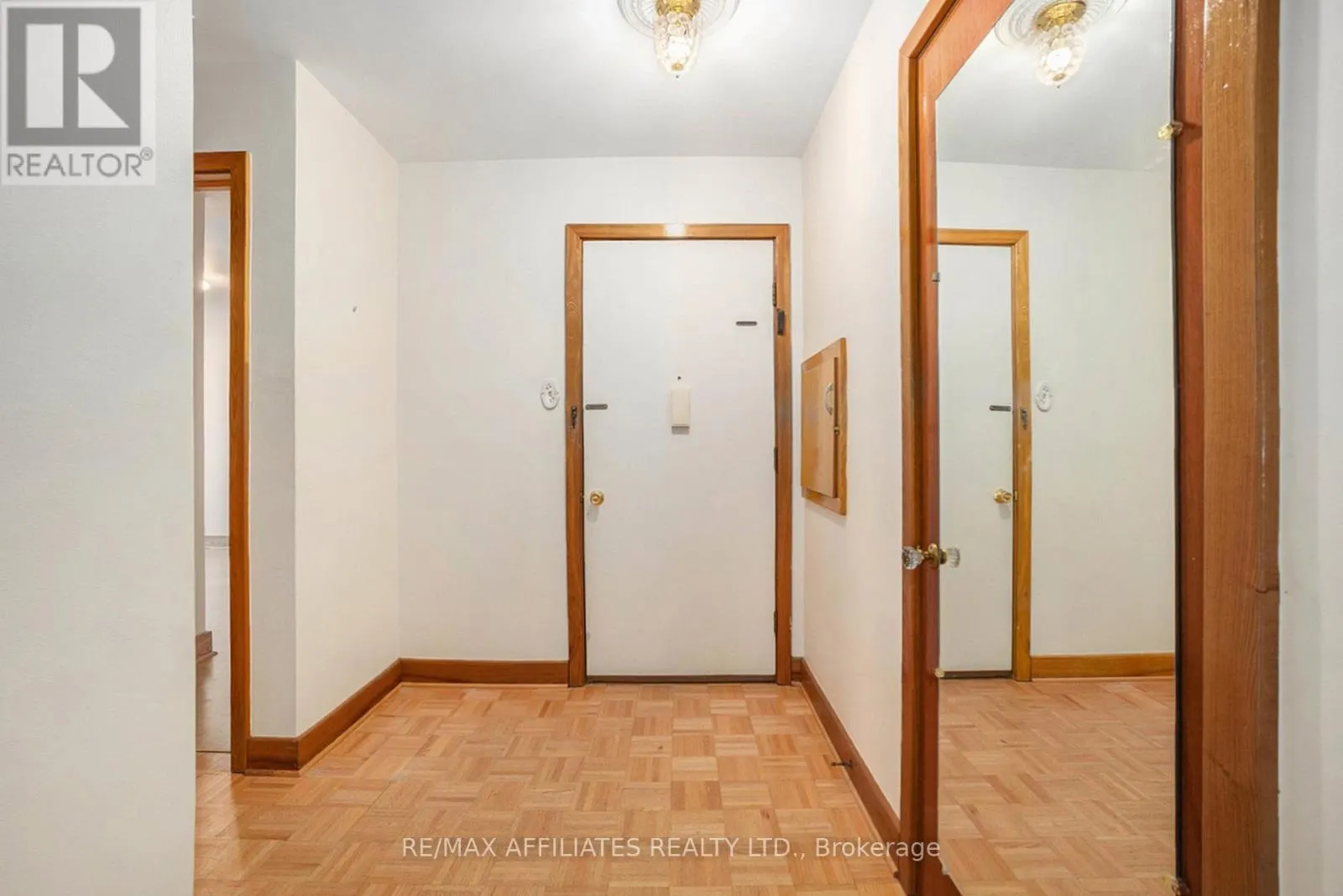 APT 1 - 21 WILSON STREET W