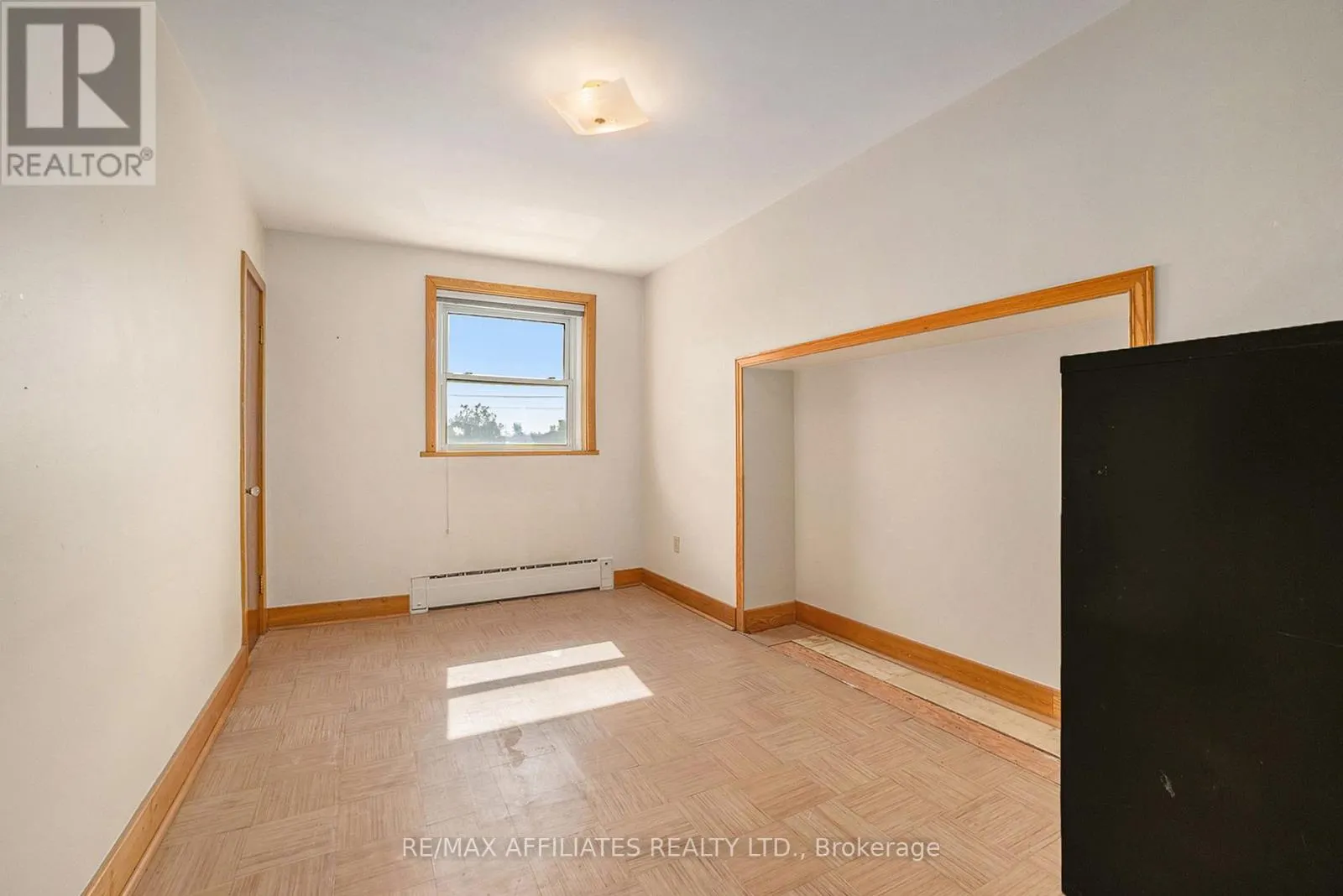 APT 1 - 21 WILSON STREET W