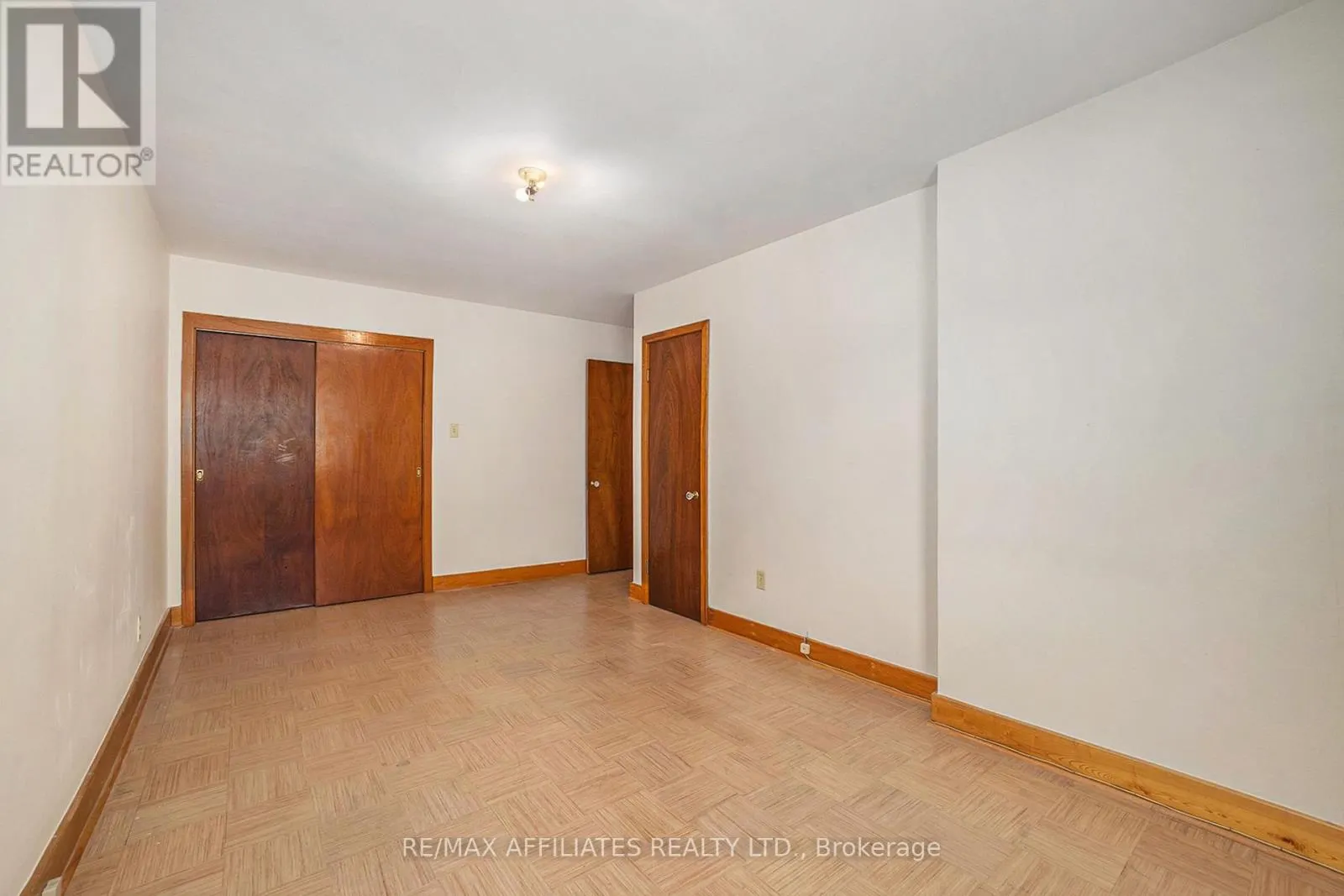 APT 1 - 21 WILSON STREET W