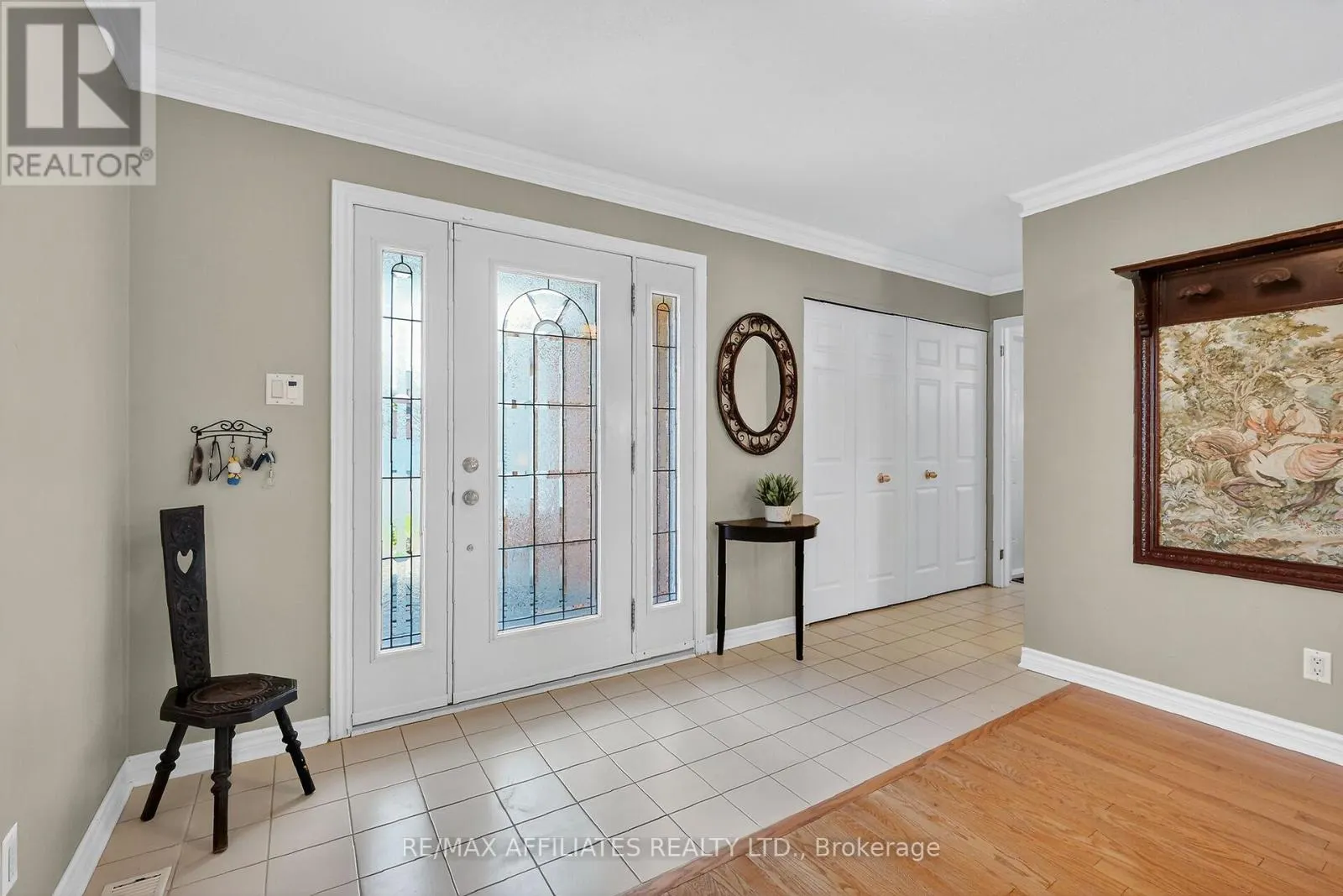 560 FALWYN CRESCENT