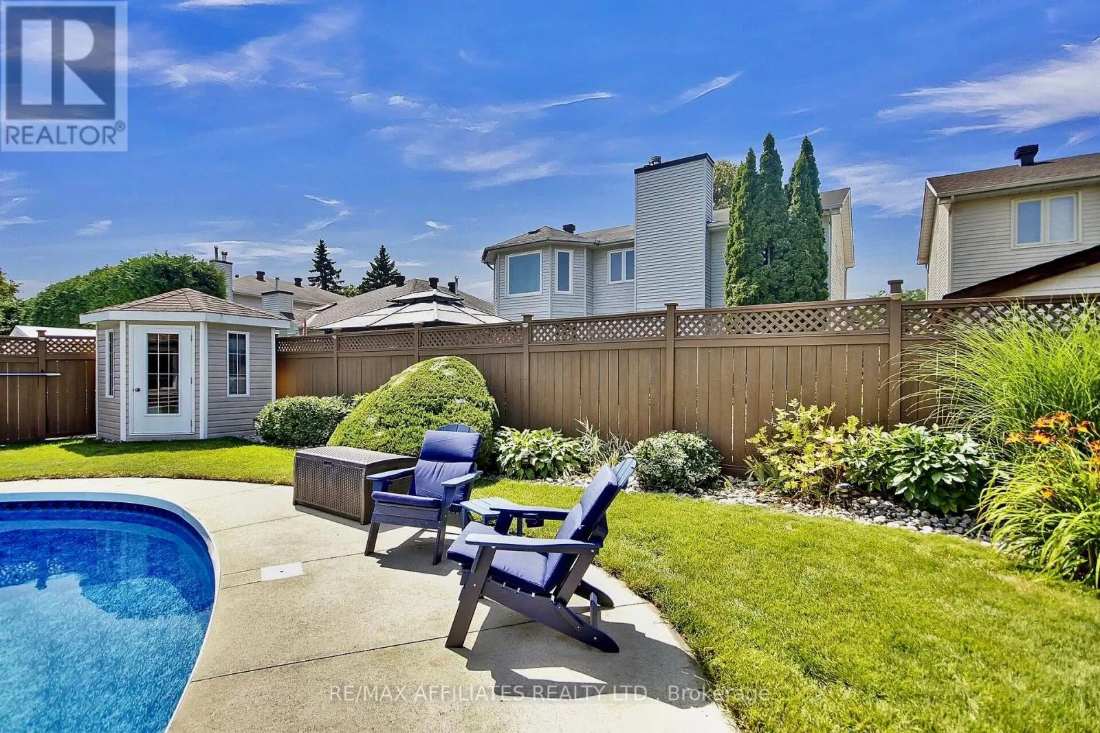 560 FALWYN CRESCENT