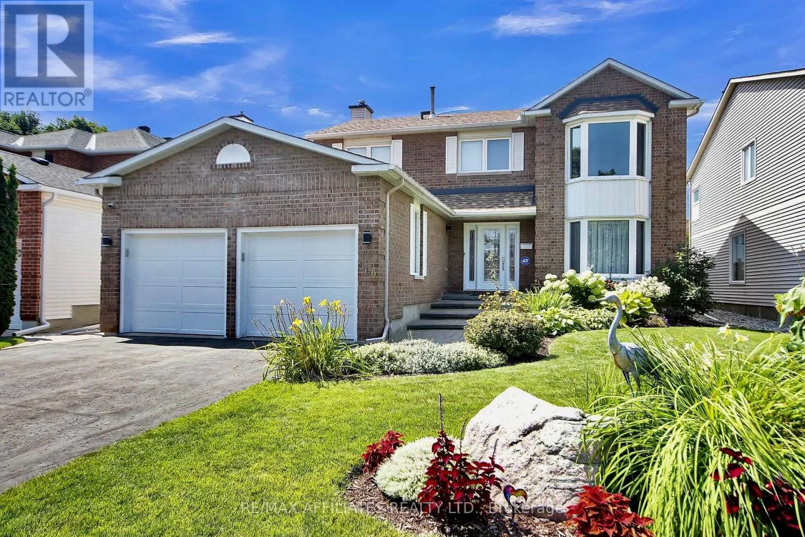 560 FALWYN CRESCENT