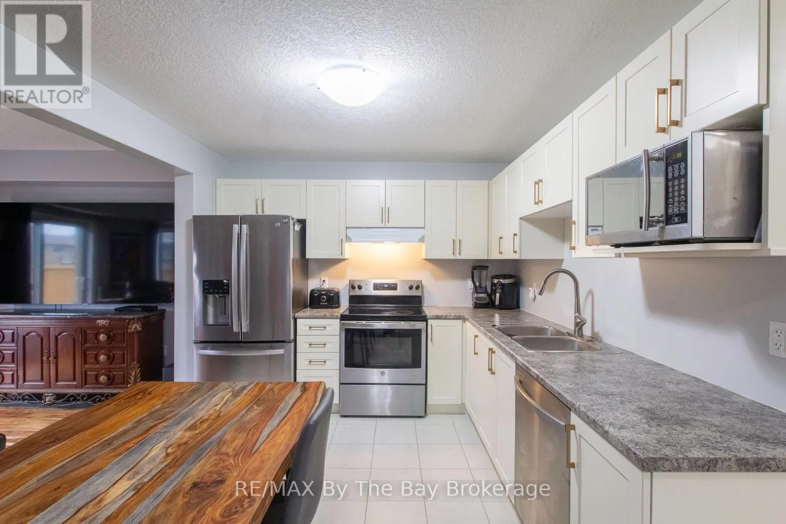 131 STONEBROOK WAY