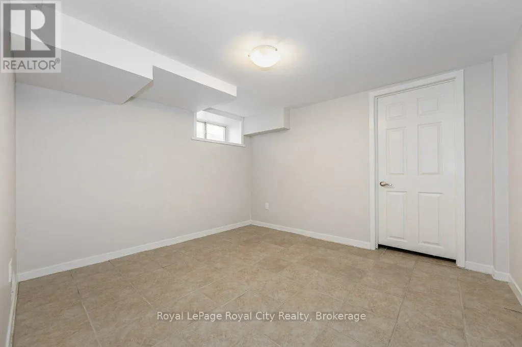 164 SUFFOLK STREET W