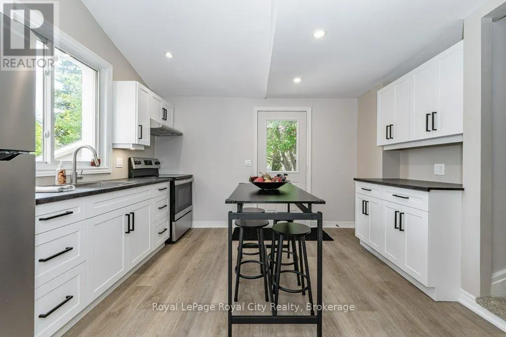 164 SUFFOLK STREET W