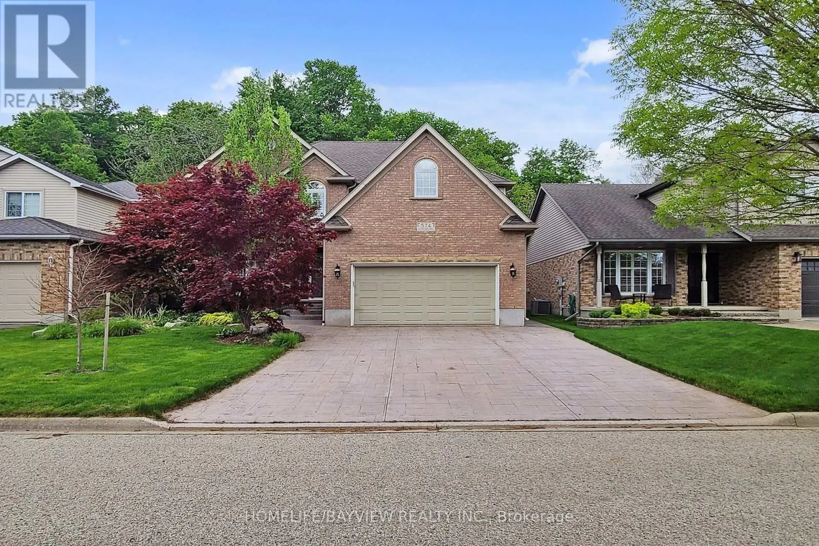574 SANDBANKS CRESCENT