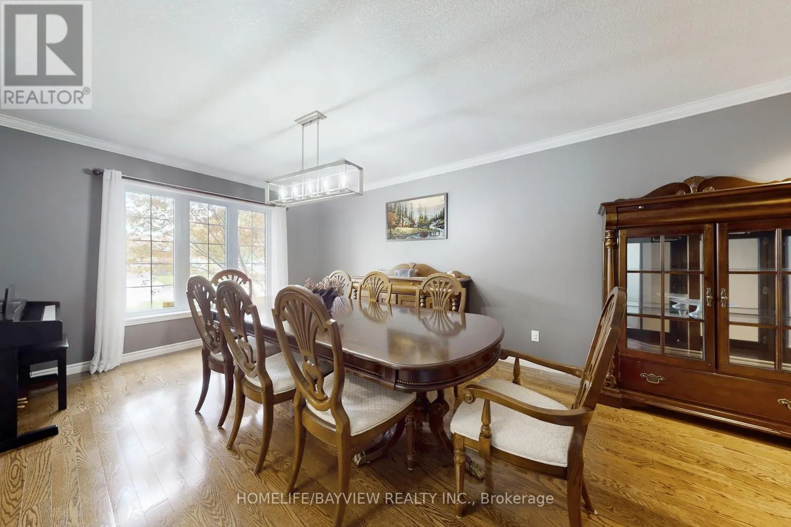 574 SANDBANKS CRESCENT