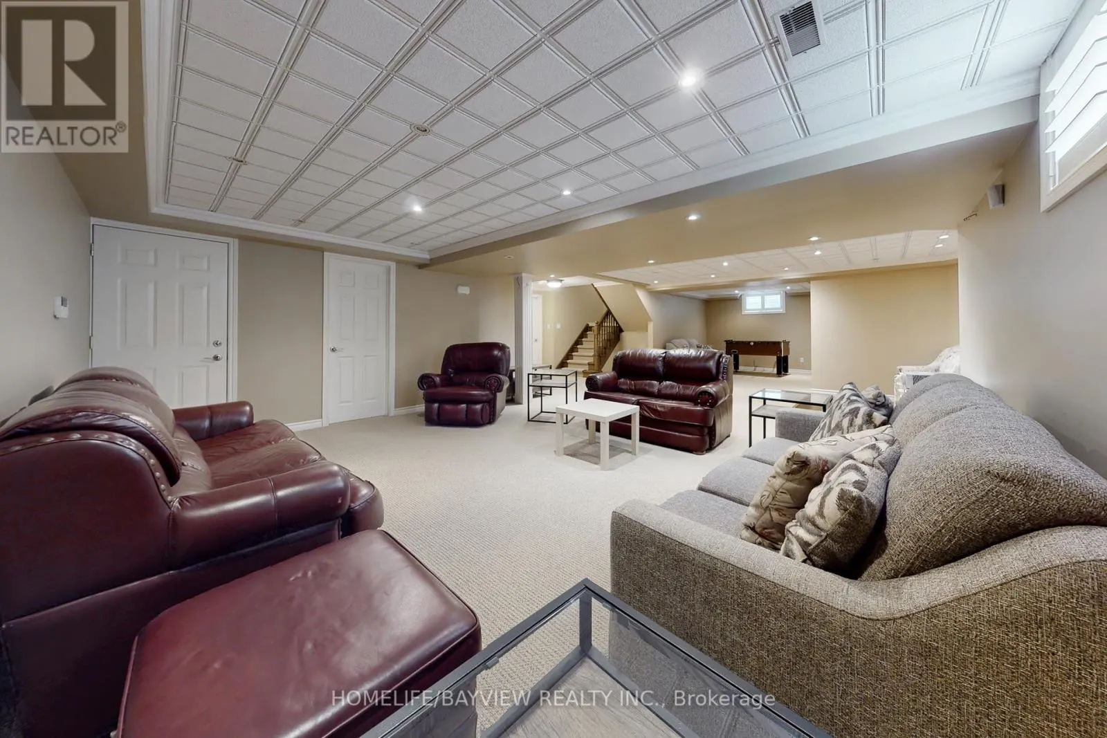 574 SANDBANKS CRESCENT