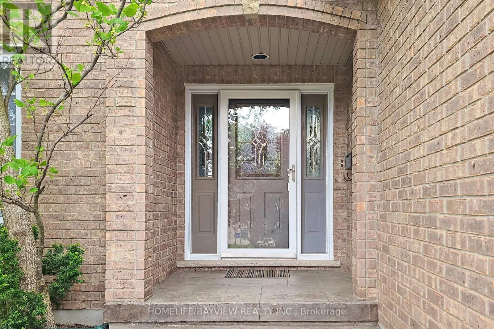 574 SANDBANKS CRESCENT