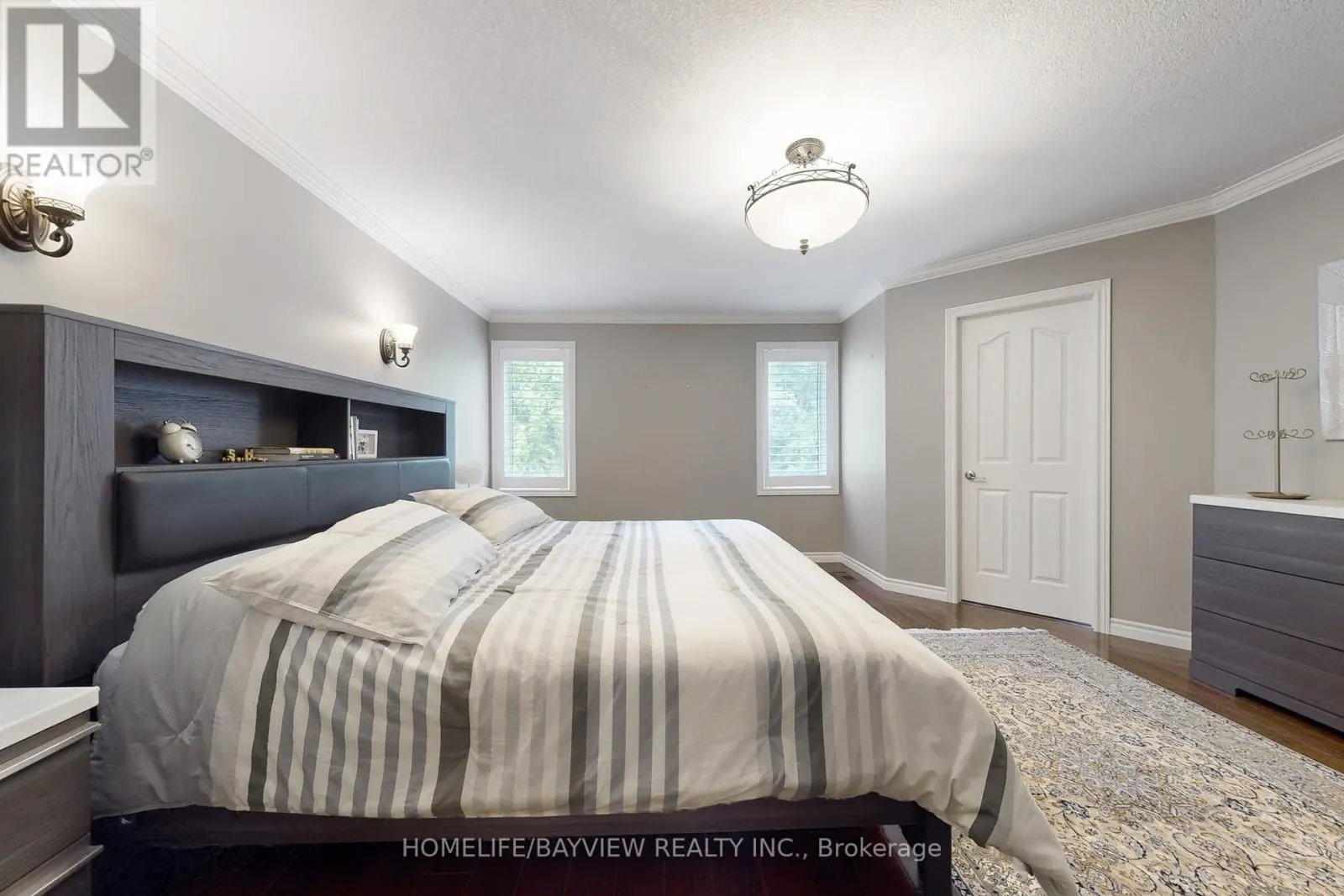 574 SANDBANKS CRESCENT